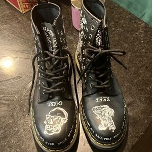Very clean and comfy Dr marten boot for sale.